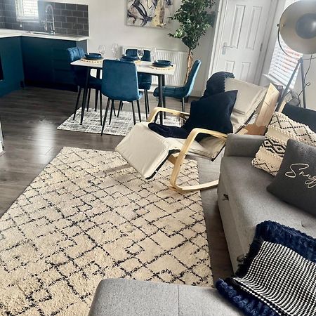 New Duplex Liverpool Apartment, Free On Street Parking, Tv To All Rooms, Sound System, Laundry Kültér fotó